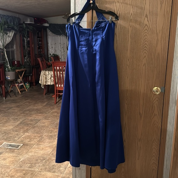 Royal blue gown - Picture 2 of 3